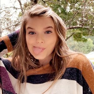 Meet your Posher, Chloe